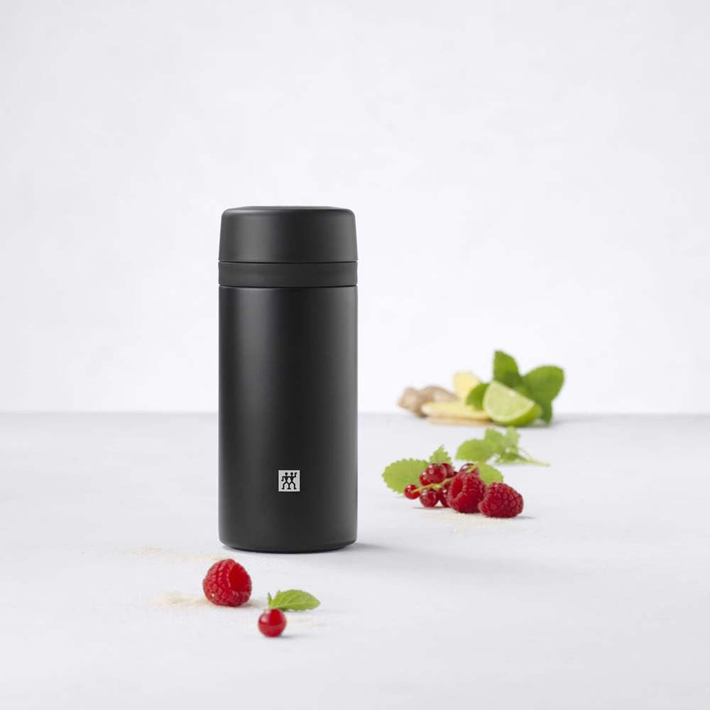 ZWILLING Strainer Bottle 420ml Black for Hydration on the Go
