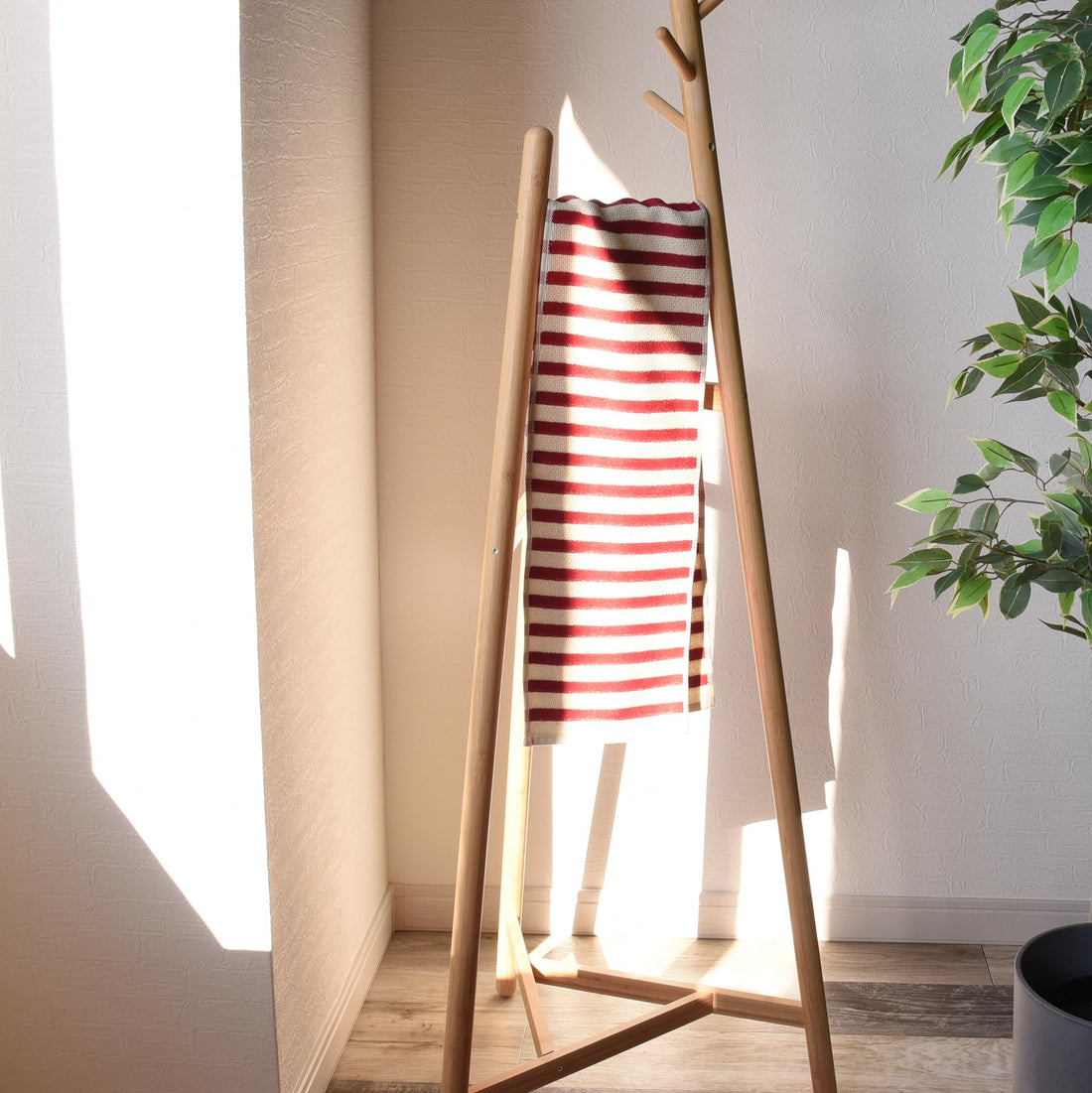 Kosugizen Coordi Hours Scarf Towel Red 20x120cm for Outdoor Use