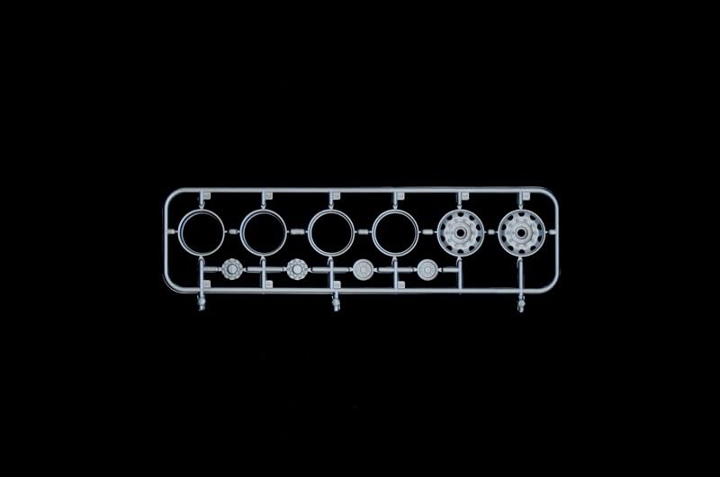 PLATZ 1/24 Tractor Head Tire and Rim Set for European Cars