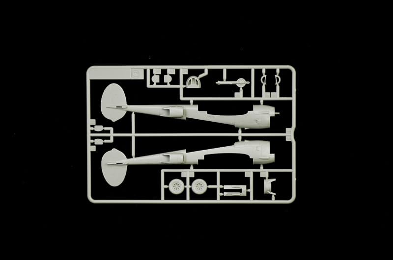Italeri 1/72 Scale Model P-38J Lightning Aircraft Kit
