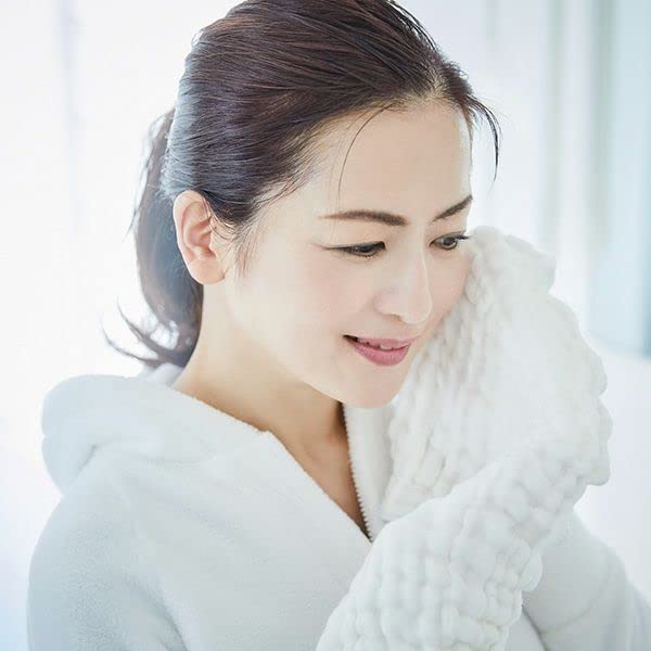 Shirayuki Squalane Moisturizing Towel Compact for Japanese Skincare