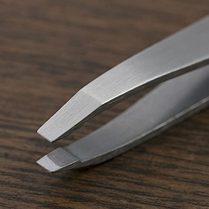 KAI Stainless Steel Tweezers with Storage Case for Precision Grooming