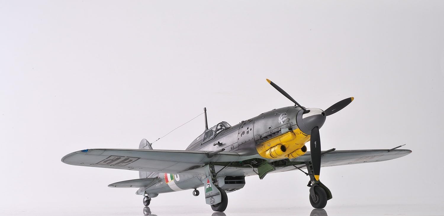 PLATZ 1/32 Scale Model Kit Italian Macchi MC.205 Veltro with Etched Parts