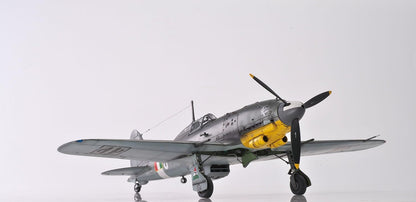 PLATZ 1/32 Scale Model Kit Italian Macchi MC.205 Veltro with Etched Parts