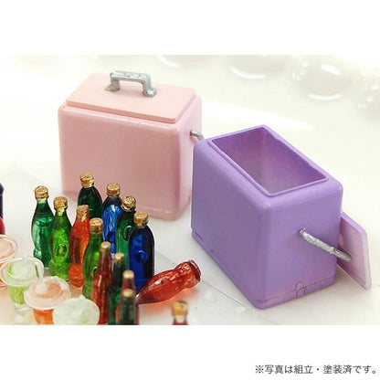 Asuka Model Vintage Cooler Box and Drink Set for 1/24 Scale Models