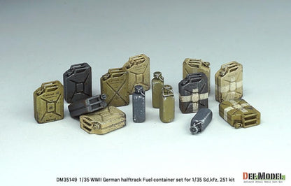 DEF.MODEL 1/35 WW2 German Sd.Kfz.251 Ausf.C/D Model Kit