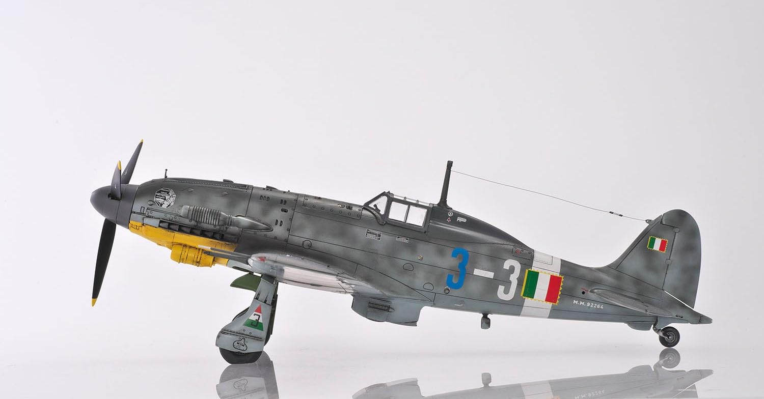 PLATZ 1/32 Scale Model Kit Italian Macchi MC.205 Veltro with Etched Parts