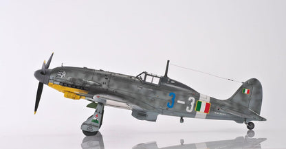PLATZ 1/32 Scale Model Kit Italian Macchi MC.205 Veltro with Etched Parts