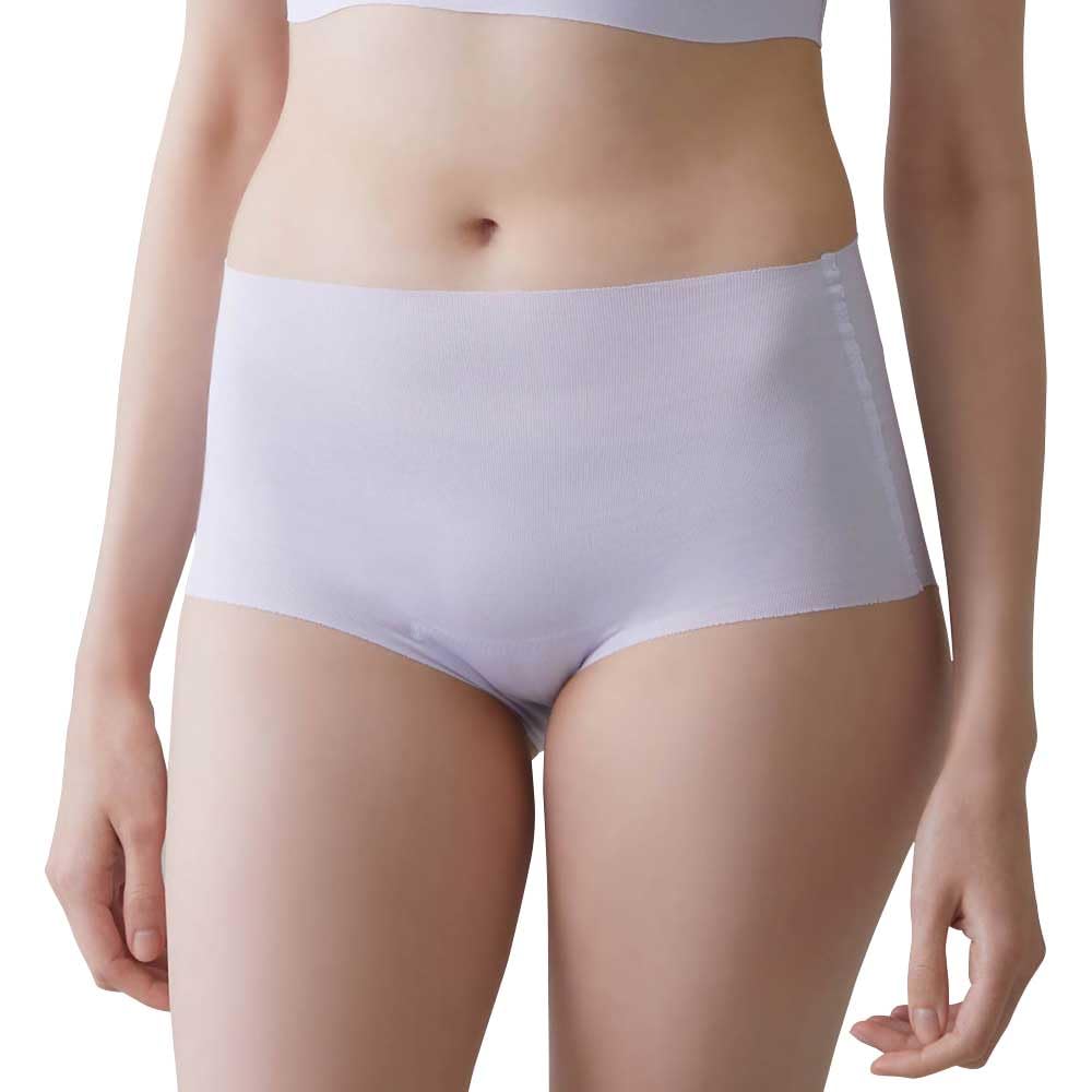 GUNZE Seamless Cool Shorts with No Stitching Technology