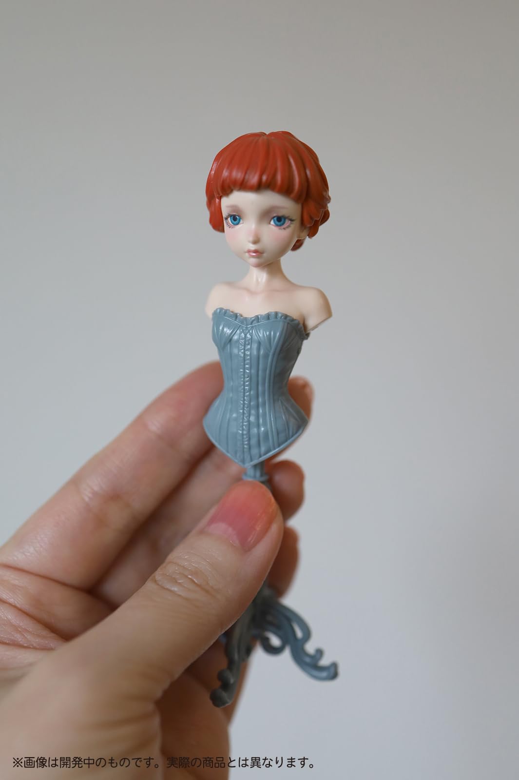 MCI D.I.G. Prepainted Lady Torso Plastic Model Kit