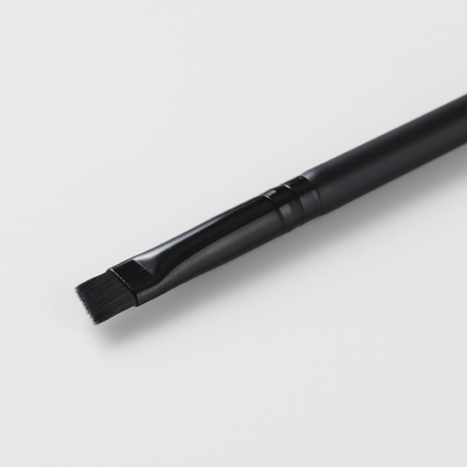 KAI Eyebrow Brush Double-Ended with Screw and Nylon for Precise Makeup