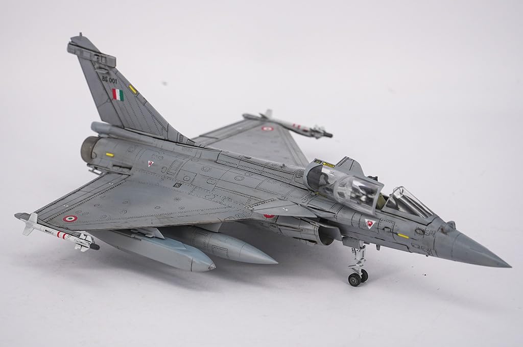 Trumpeter 1/72 Pakistan J-10CE and India Rafale EH Model Kit