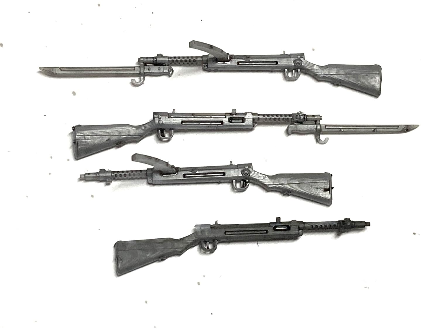 Chino Model 1/35 Scale Type 100 Submachine Gun Late Version Kit