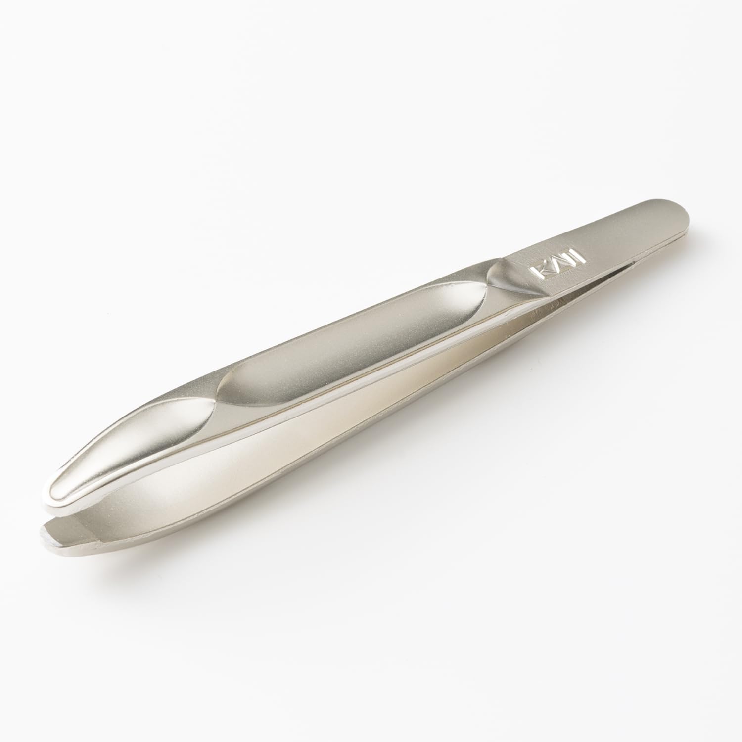 KAI Rounded Tip Tweezers for Gentle Skin Contact