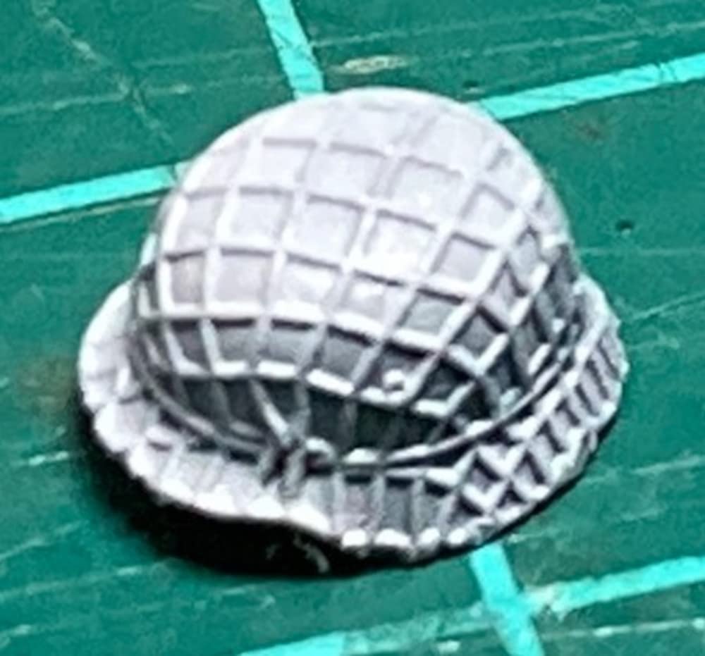 Chino Model 1/35 German Steel Helmet M35/40 with Camouflage Net Resin Kit