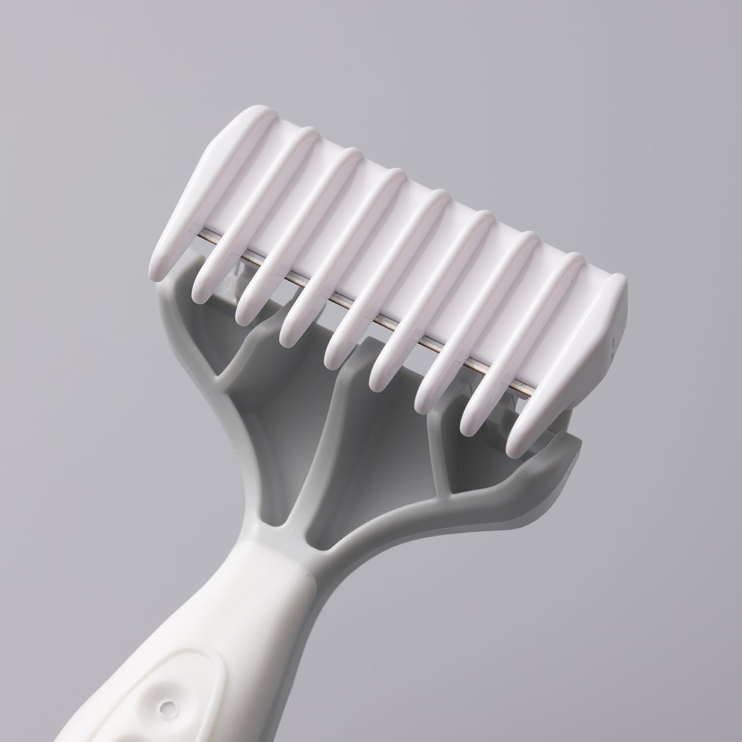 KAI Leg Trimmer for Smooth Legs and Natural Finish