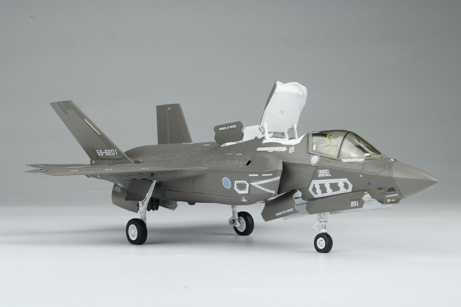 PLATZ 1/72 Japan Air Self-Defense Force F-35B Lightning II Model Kit