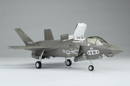 PLATZ 1/72 Japan Air Self-Defense Force F-35B Lightning II Model Kit