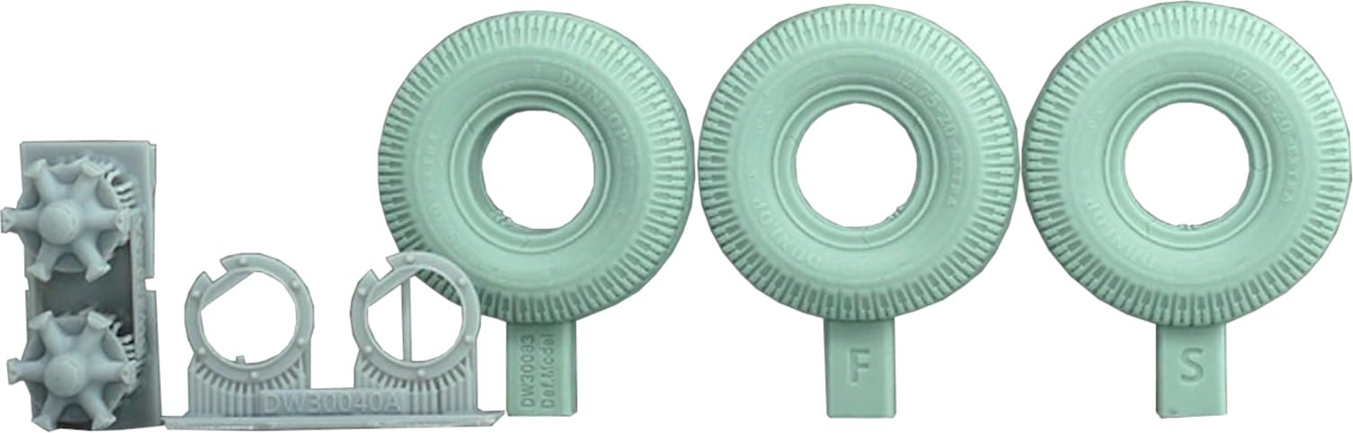 DEF.MODEL 1/35 Scale WWII German Sd.Kfz.9 FAMO Halftrack Tire Set