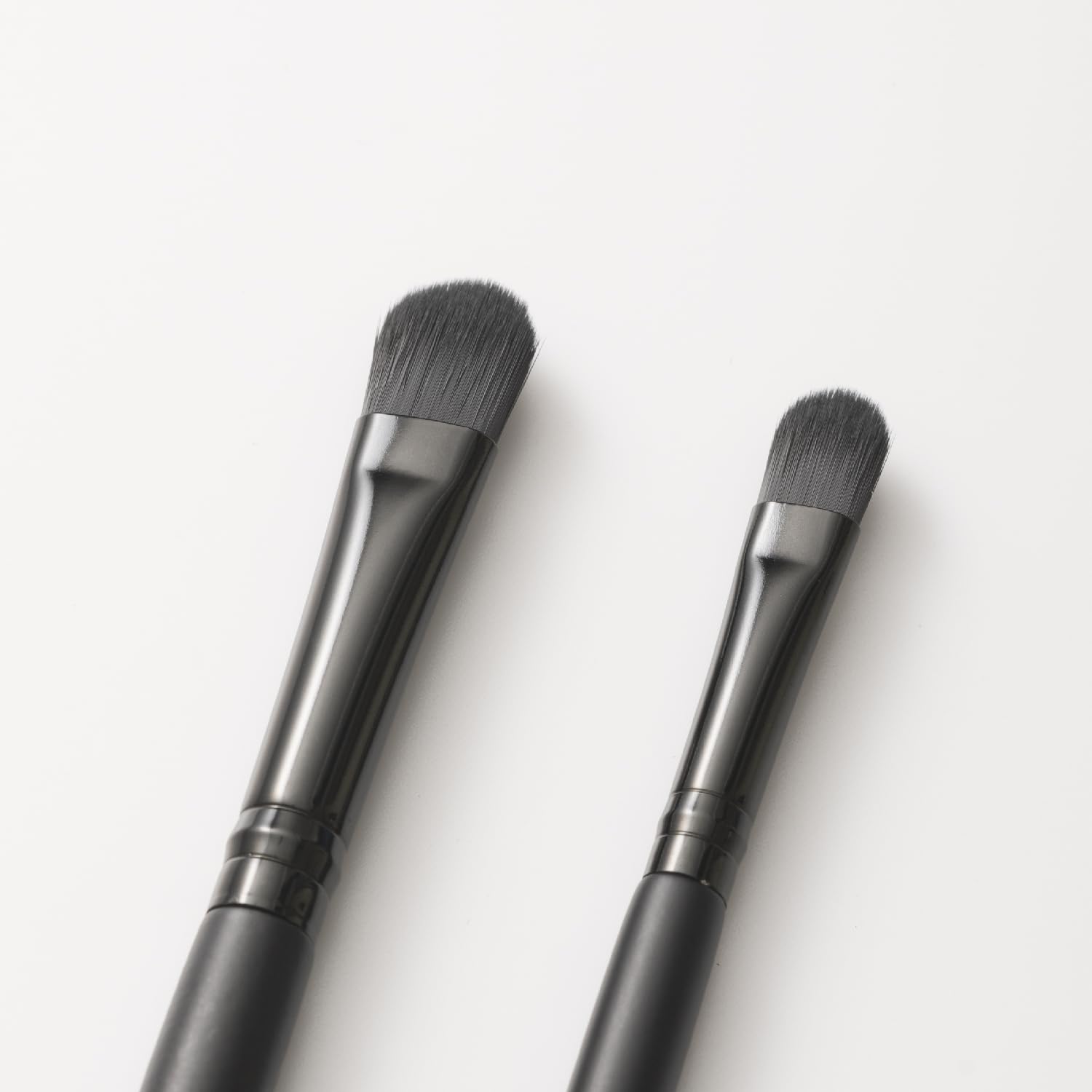 KAI Eye Shadow Brush Set for Precise Makeup Application