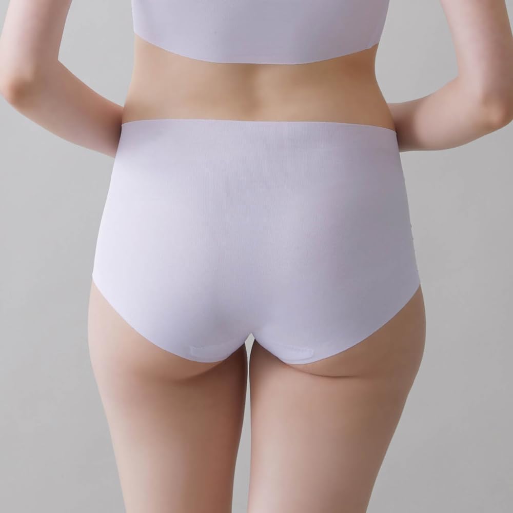 GUNZE Seamless Cool Shorts with No Stitching Technology