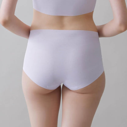 GUNZE Seamless Cool Shorts with No Stitching Technology