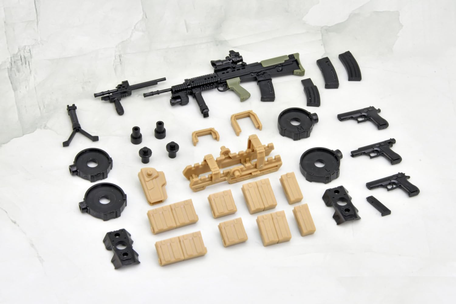 TOMYTEC 1/12 Little Armory LA-MD01 Assault Rifle Kit Unpainted