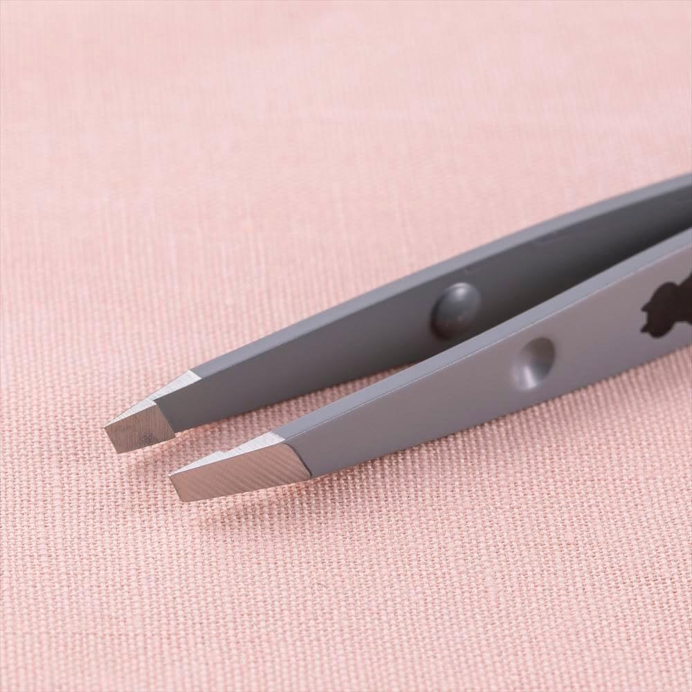 KAI Eyebrow Tweezers with Slanted Tip and Cap for Precision