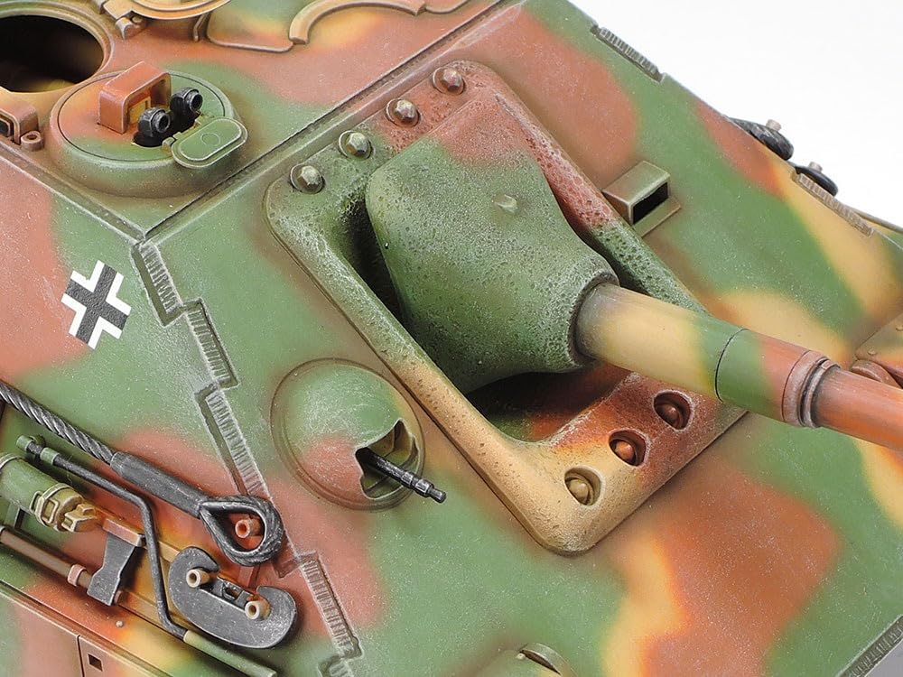 TAMIYA 1/35 Scale Model German Jagdpanther Late Production Kit