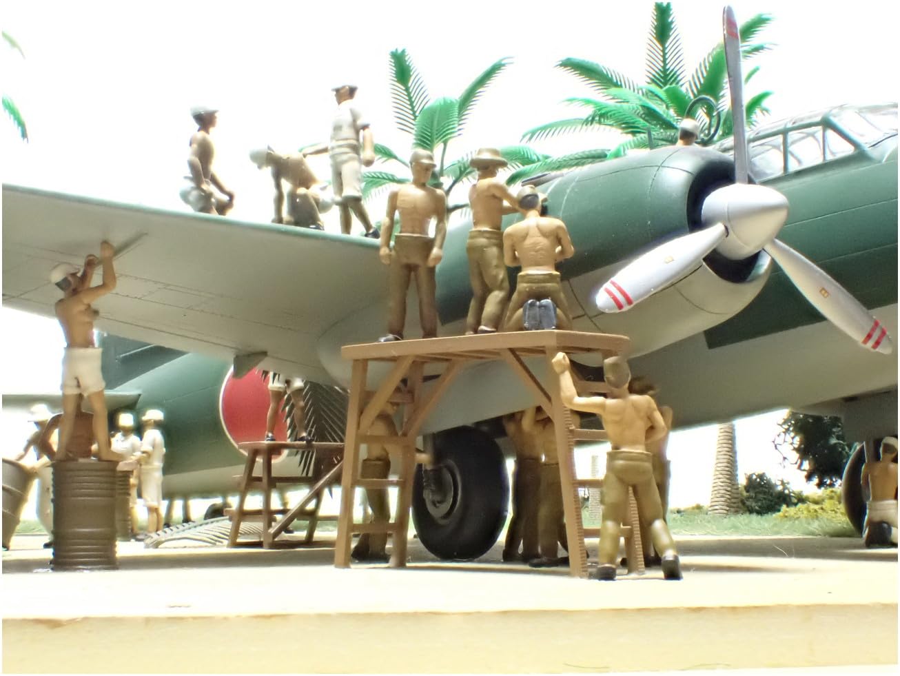 Beaver Corporation 1/72 Japanese Navy Maintenance Personnel Figure Set of 18