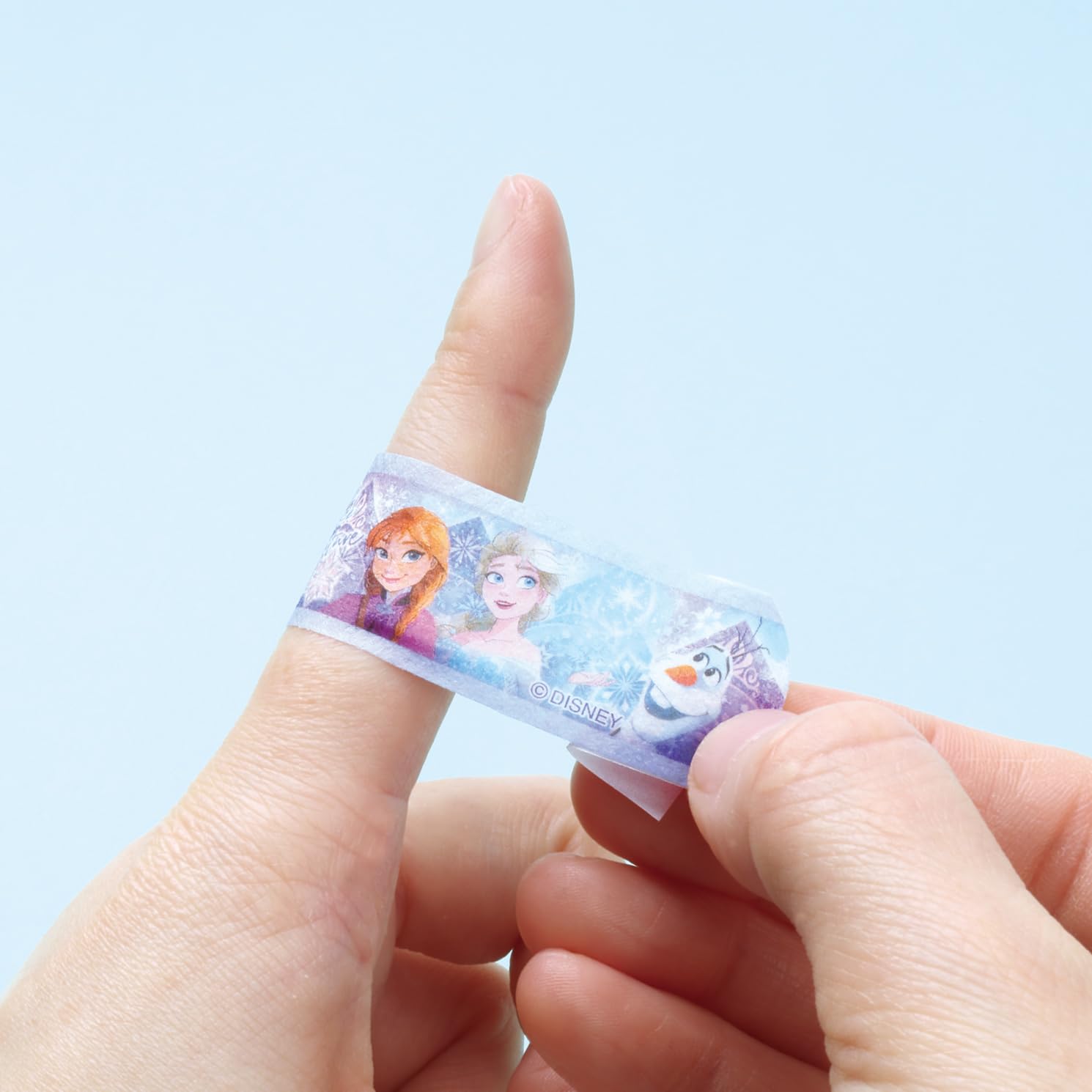 Skater Waterproof Bandages M Size 20 Count featuring Disney Frozen