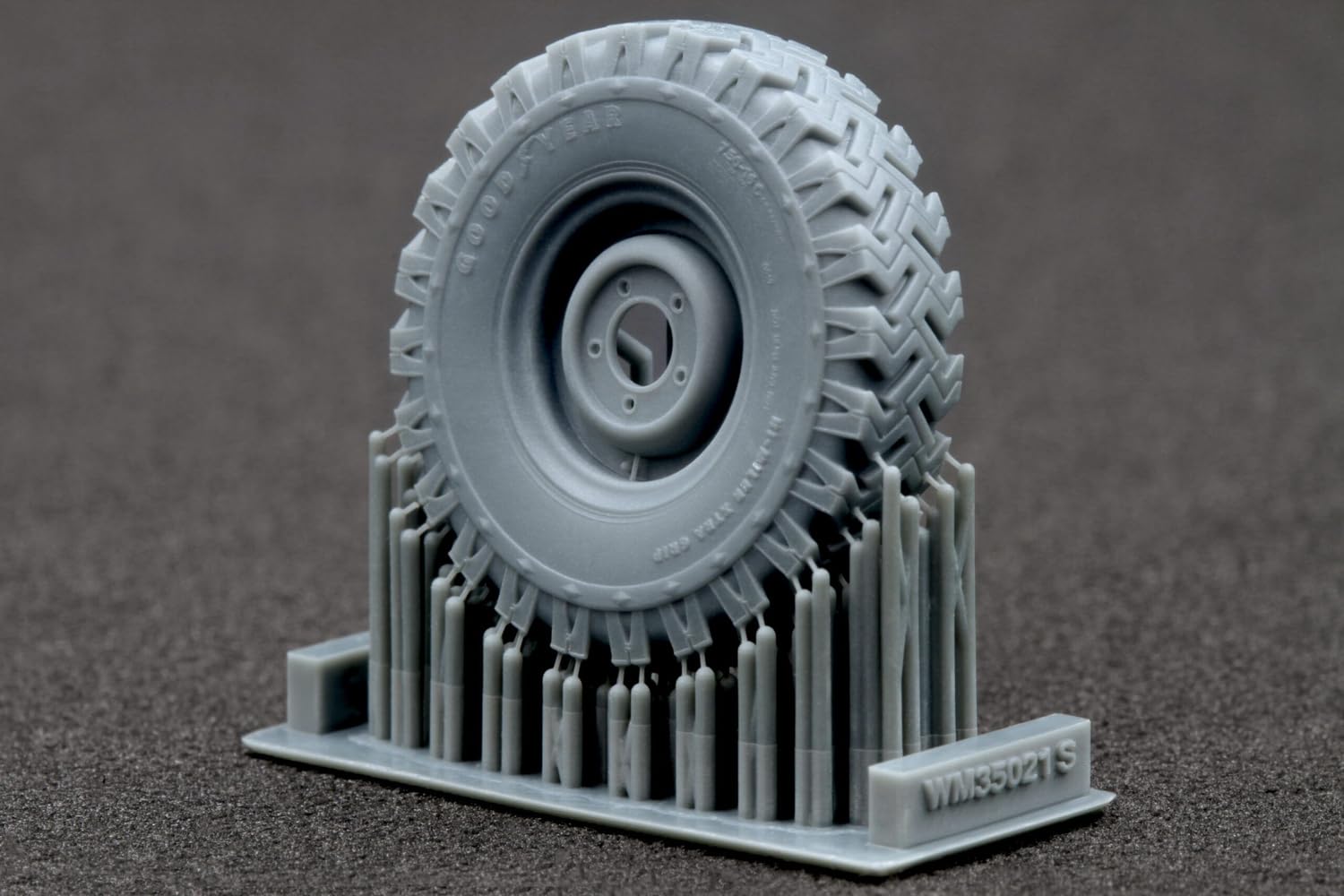 Scale X 1/35 Land Rover 88 Wheel Set for Model Kits