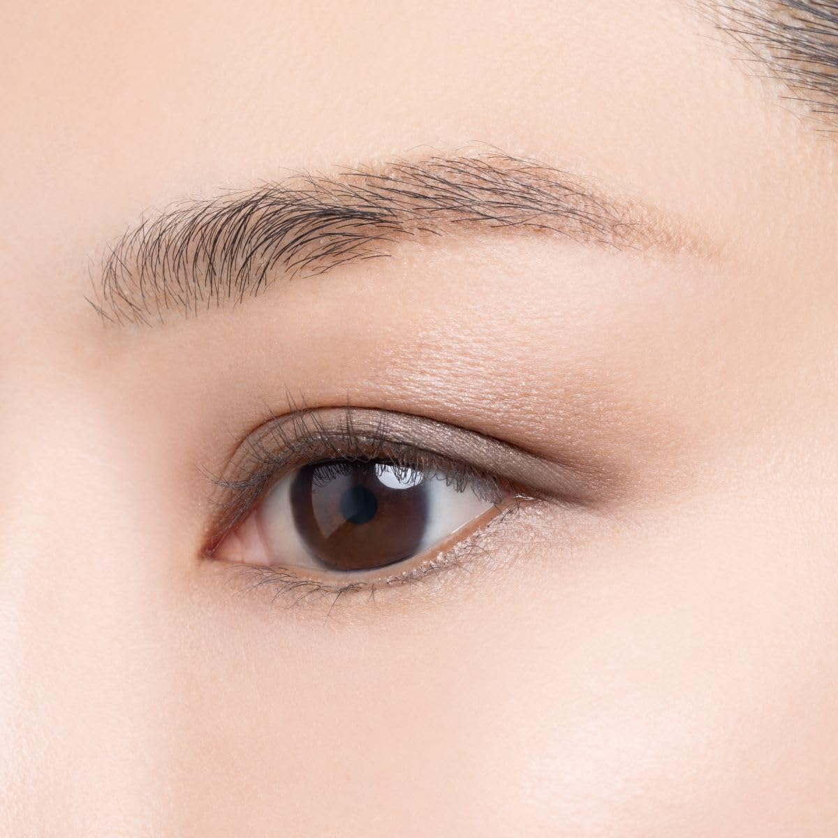MiMC Biomoisture Shadow Eyeshadow 25 Sandscape for Natural Look