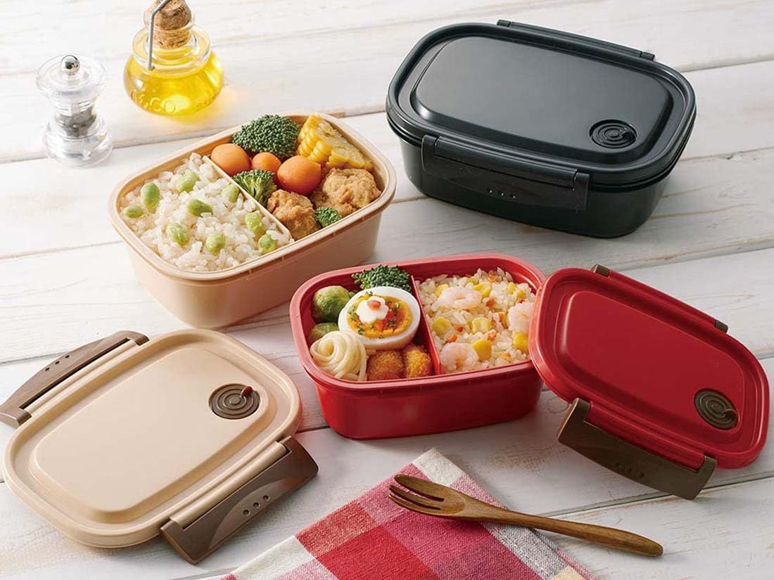 Skater Lightweight Bento Box 550ml Microwave Safe Snoopy Design