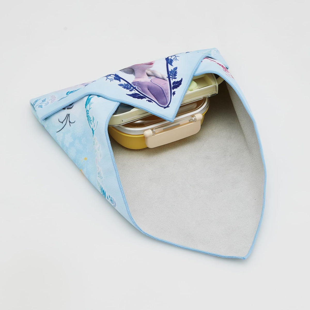 Skater Lunch Wrap Cloth Easy to Use Frozen 2 Design