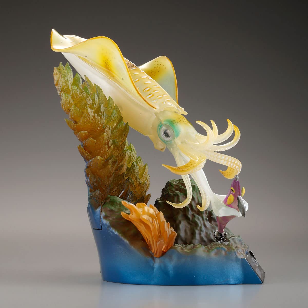 KAIYODO STRIKE FANTASY Aori Ika 100mm Non-Scale Painted Figure