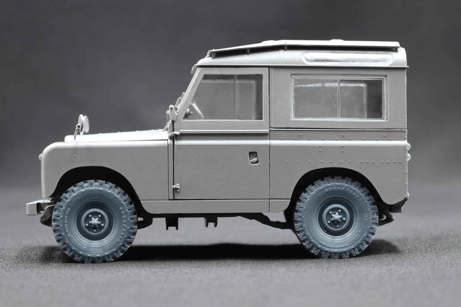 Scale X 1/35 Land Rover 88 Wheel Set for Model Kits