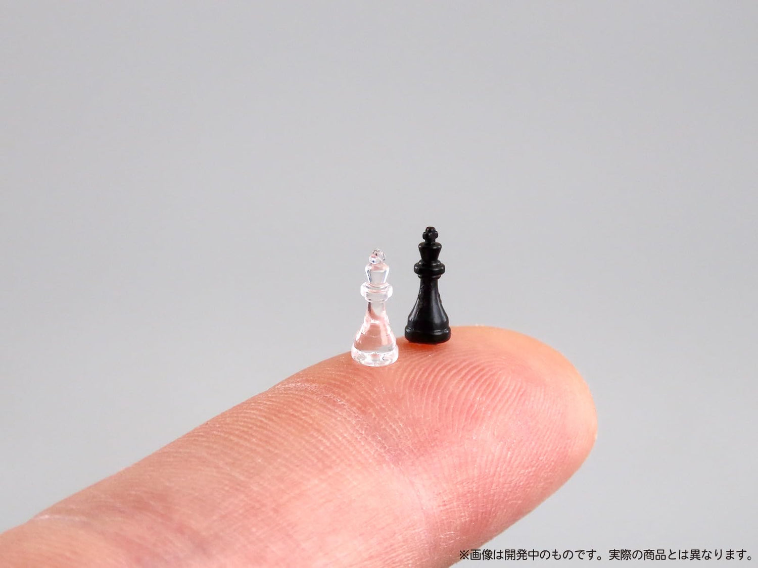MIC Chess Figure Set Clear and Black Plastic Kit