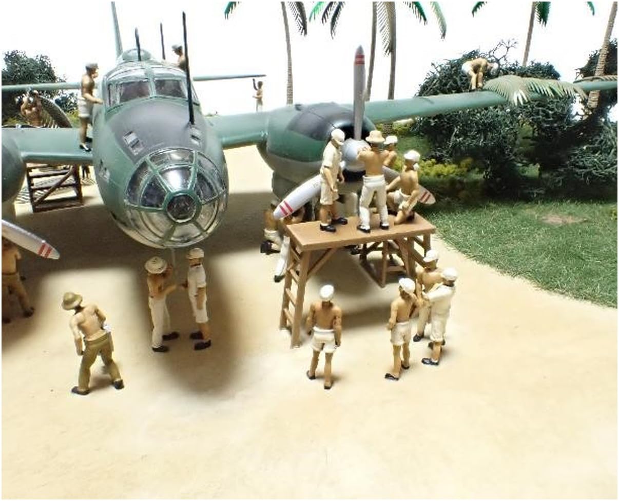 Beaver Corporation 1/72 Japanese Navy Maintenance Personnel Figure Set