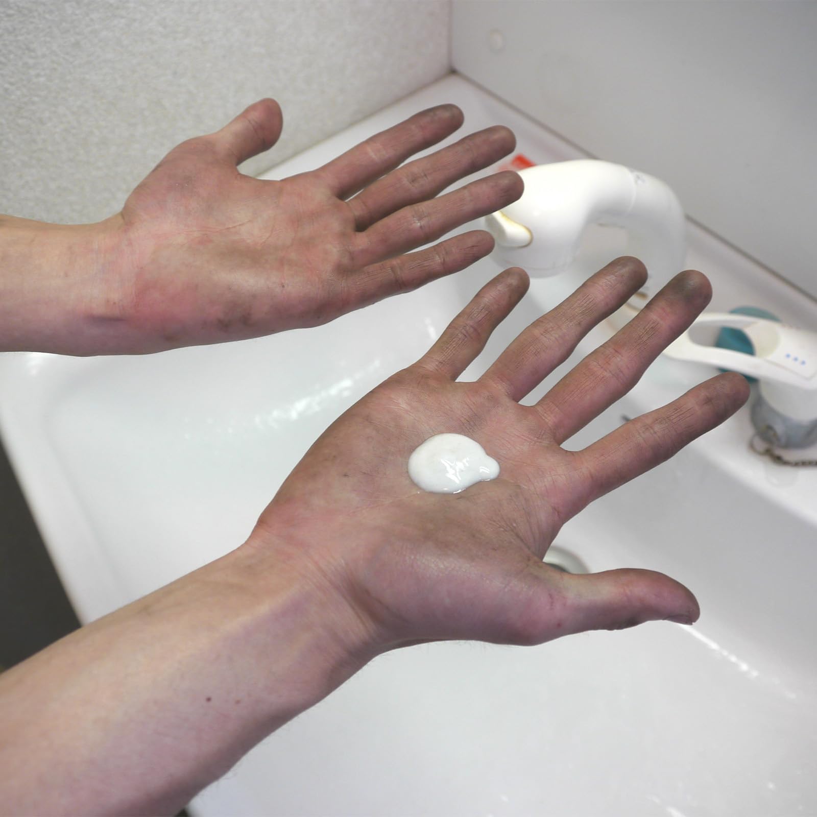 KURE Hand Cleaner with Citrus Scent 235ml for Effective Cleaning
