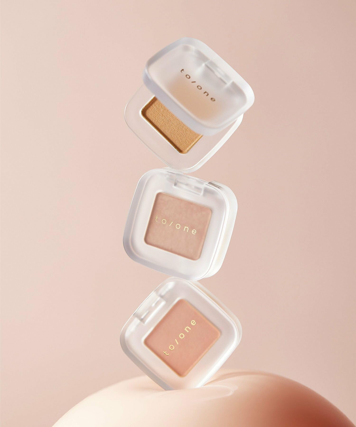 to/one Petal Float Eyes in Barely Pink Natural Eye Shadow
