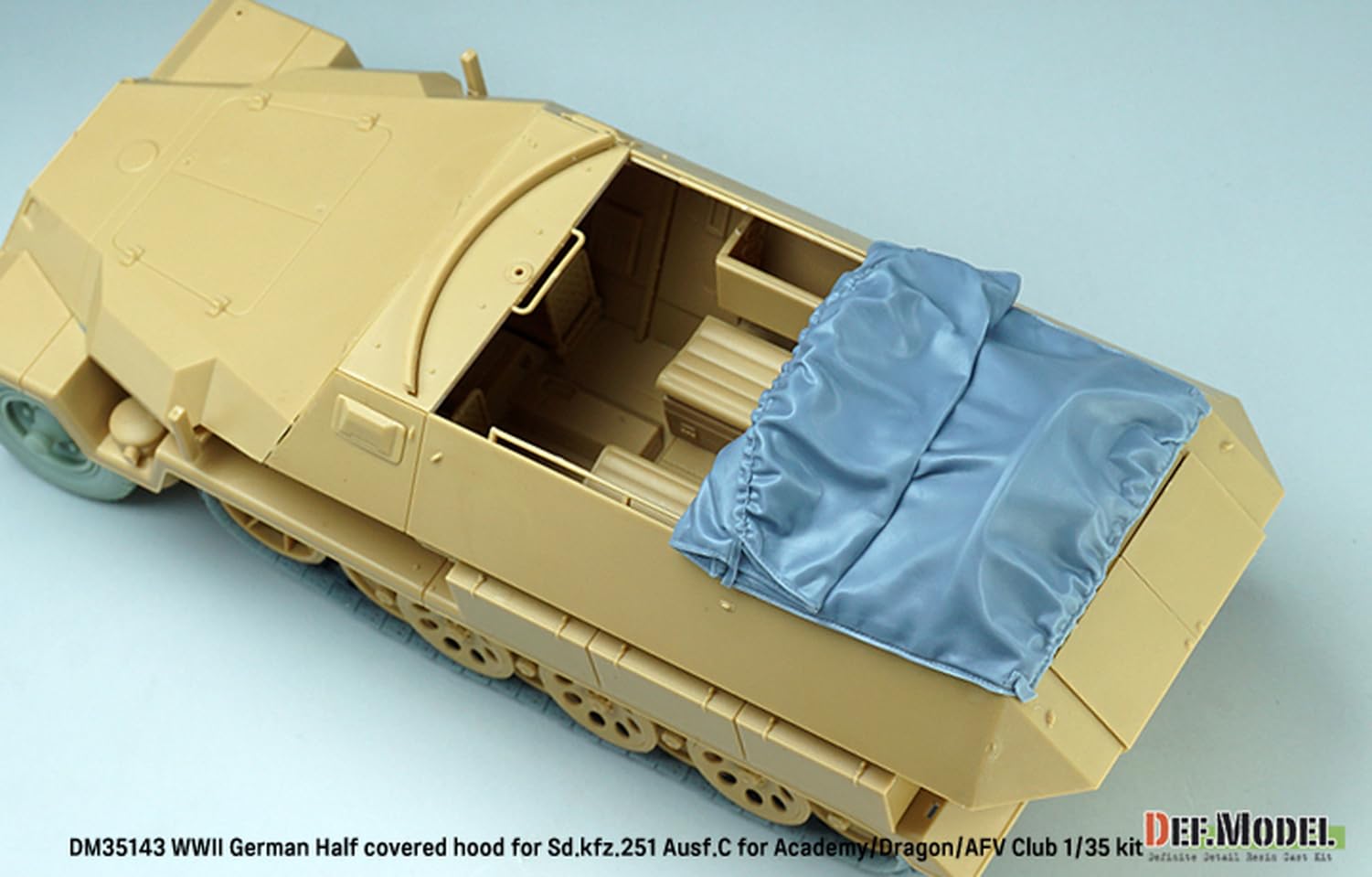 DEF.MODEL 1/35 German Sd.Kfz.251 Ausf.C Half-Open Canvas Top Model Kit