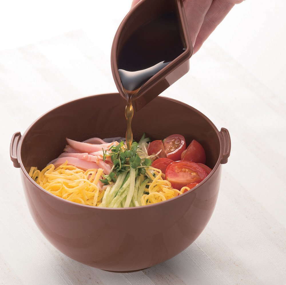 MI Kurieeshonzu Bowl Lunch Box with Chopsticks and Sauce Container