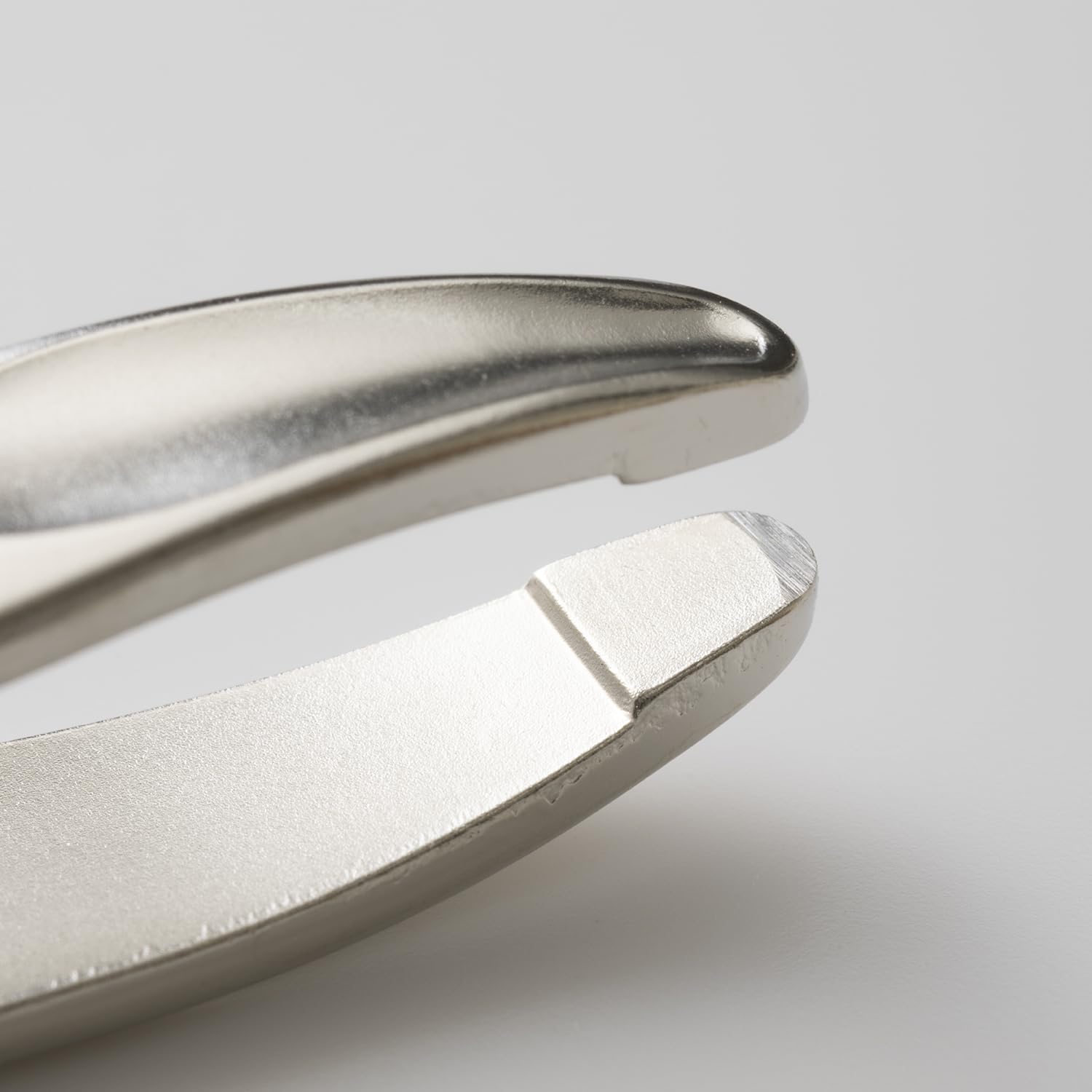 KAI Rounded Tip Tweezers for Gentle Skin Contact