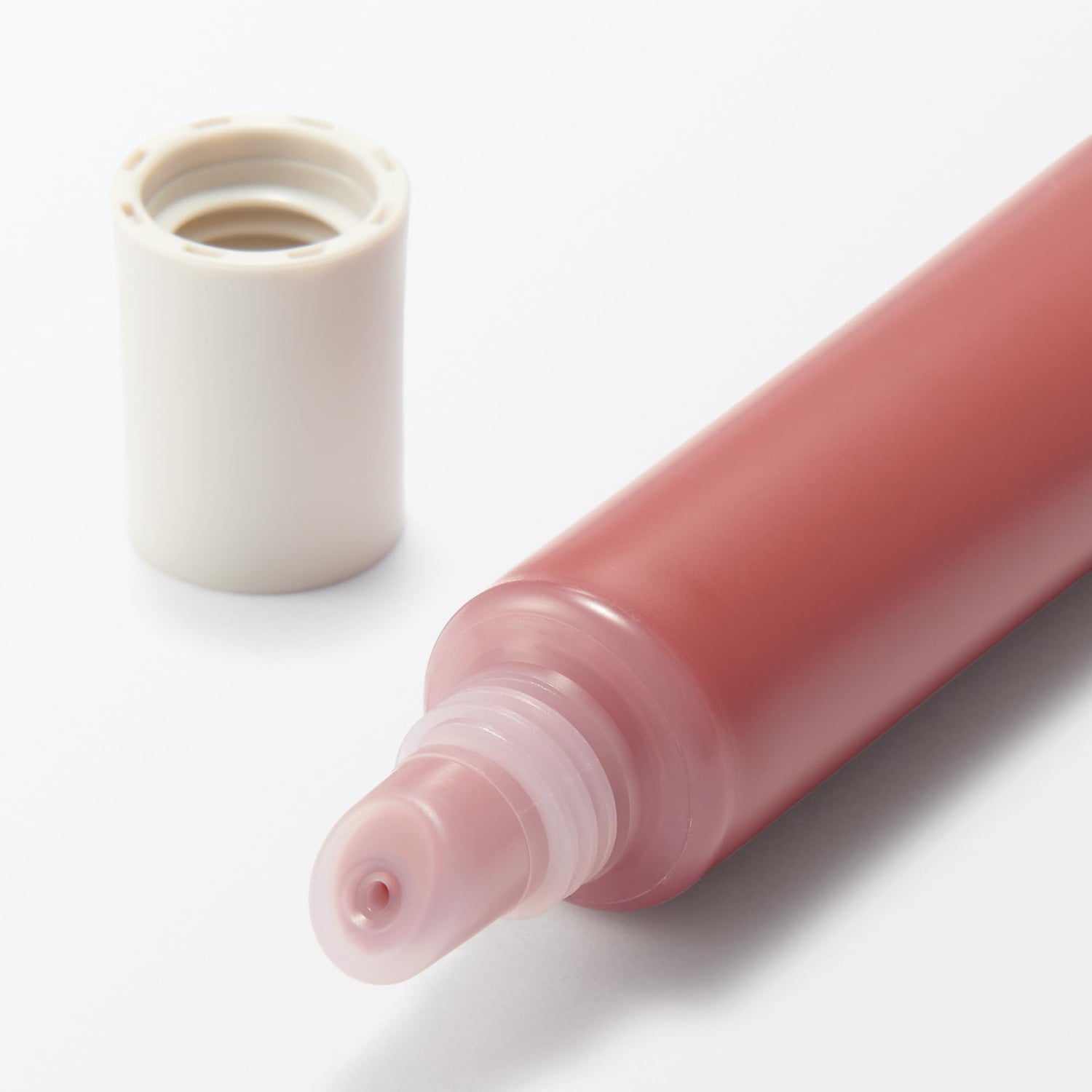 Mujirushiryouhin Lip Gloss Pink Brown 10.5g for a Natural Shine