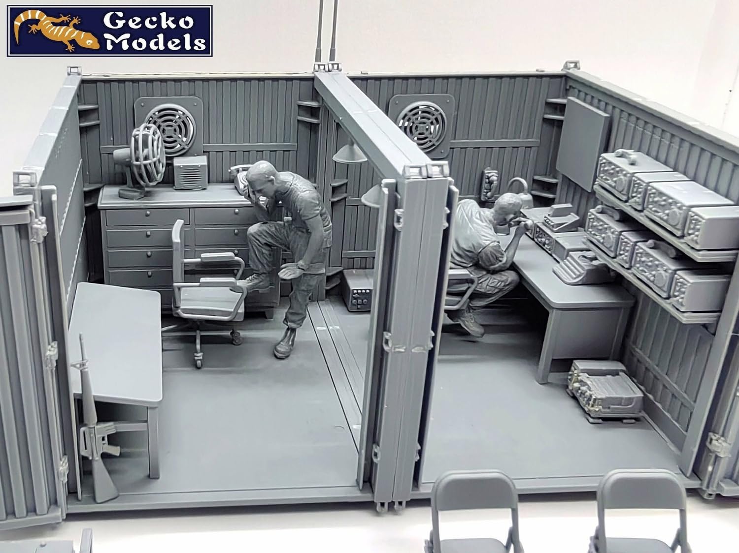 Gecko Models 1/35 American Military Base Container Command Station Model