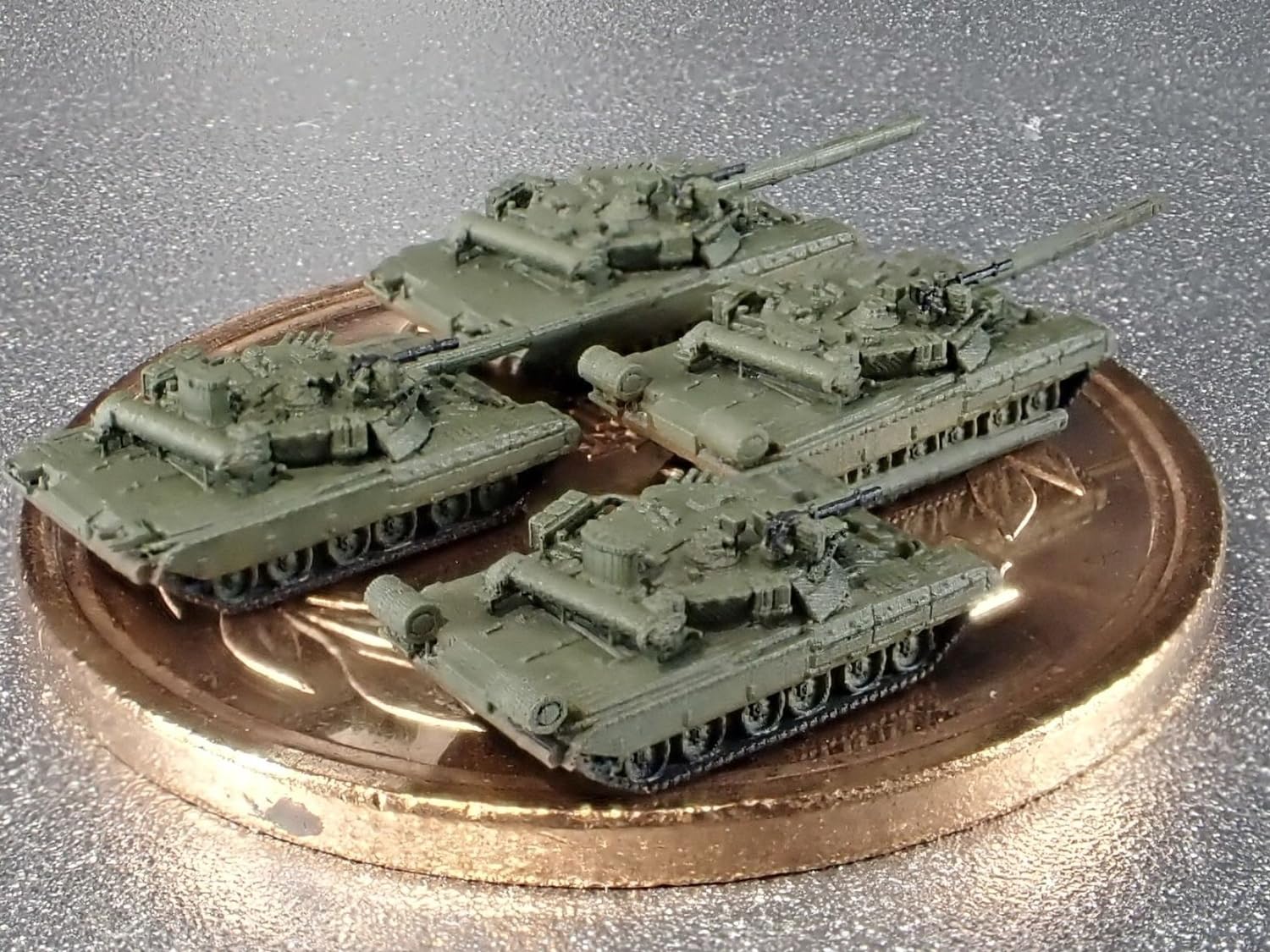 Fire Starter 1/700 Scale Model Kit of Russian T-80U/UK Tank