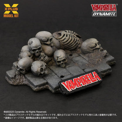 X PLUS Vampirella Jose Gonzalez Edition 1/8 Scale Plastic Model Kit