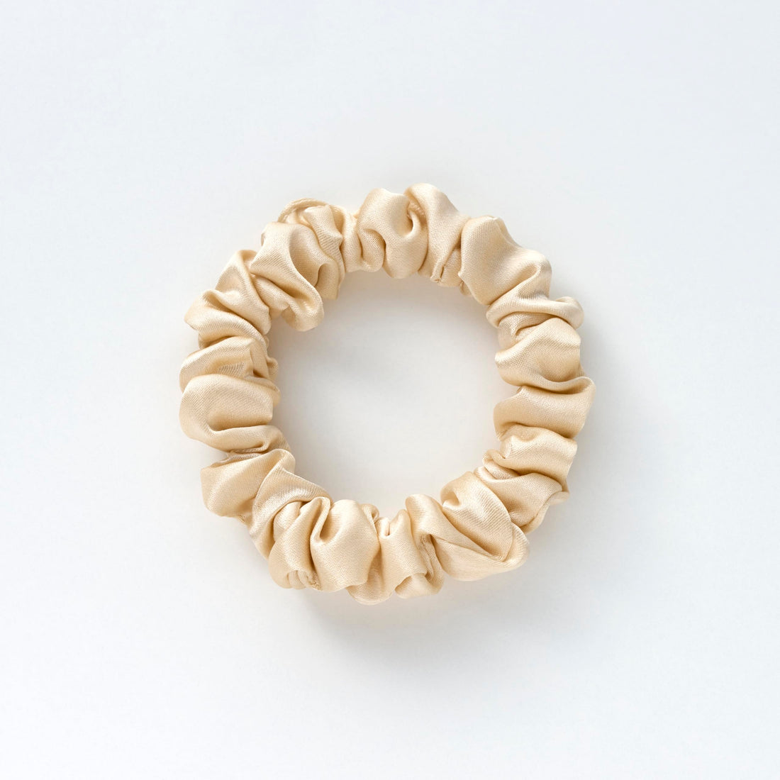 MAPEPE Silk Slim Scrunchie Shiny Beige for Effortless Style