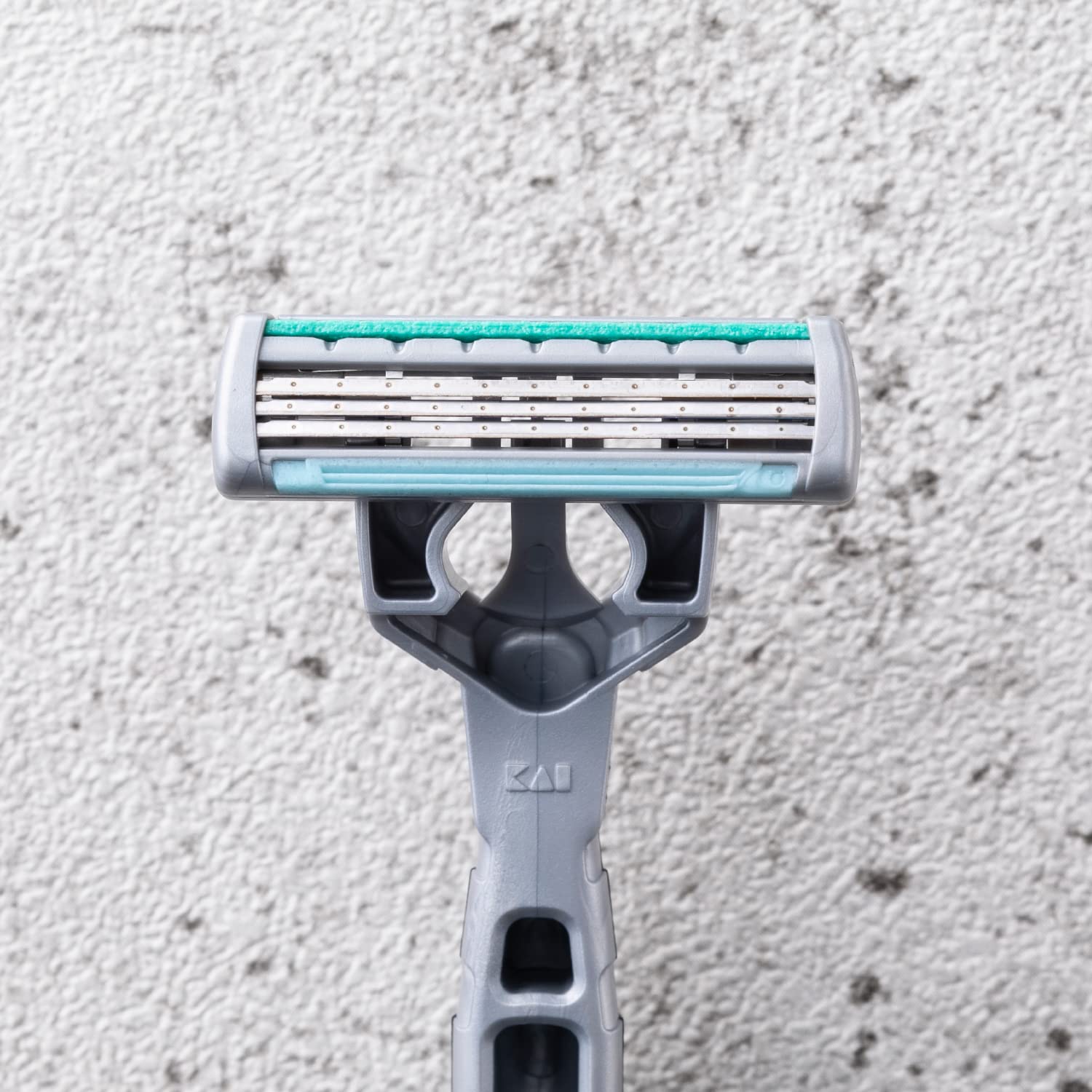 KAI Disposable Razor for Men 10-Pack with T-Blade Design